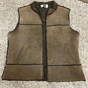Vintage 90s sherling leather vest with zip front and pockets in excellent shape